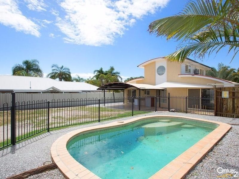 31  Gordon Crescent, Sandstone Point QLD 4511