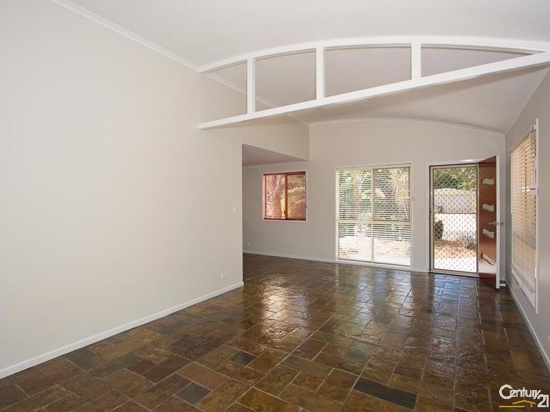 31  Gordon Crescent, Sandstone Point QLD 4511