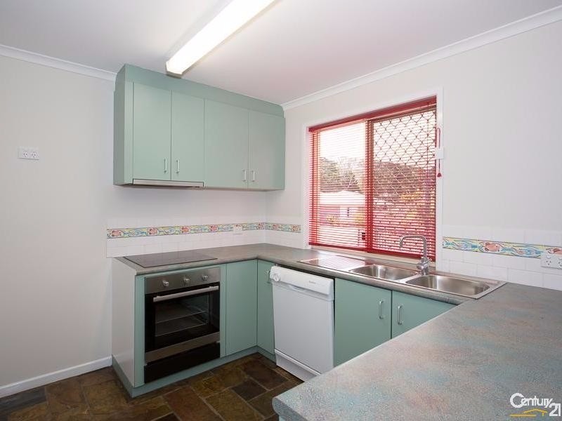 31  Gordon Crescent, Sandstone Point QLD 4511