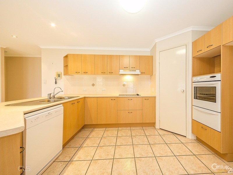 9 Monavale Court, Sandstone Point QLD 4511