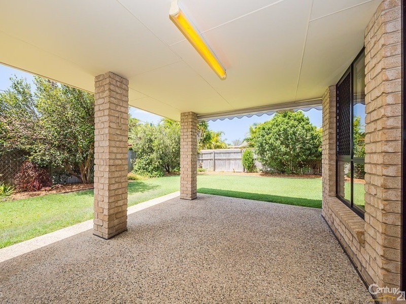 9 Monavale Court, Sandstone Point QLD 4511