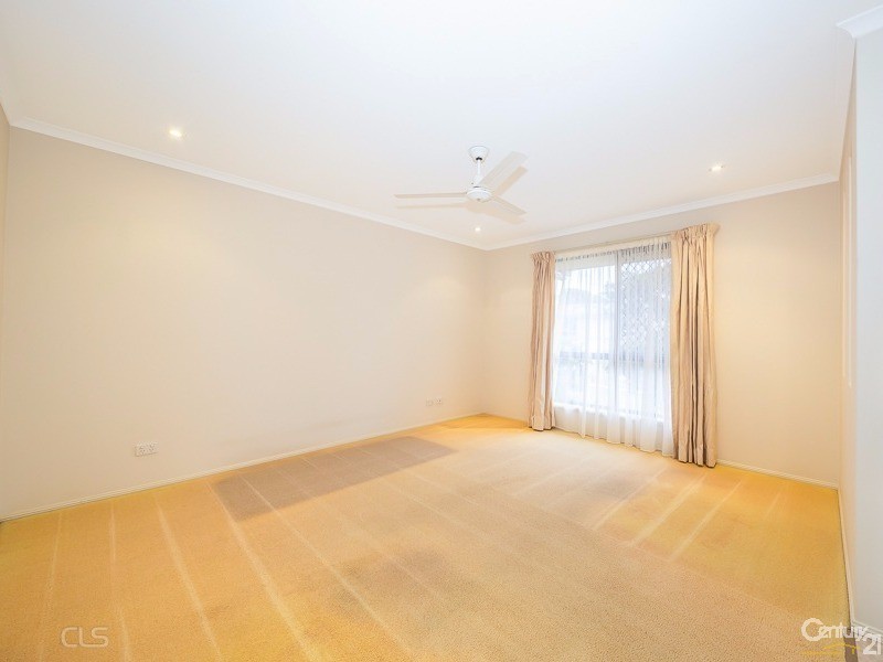 9 Monavale Court, Sandstone Point QLD 4511