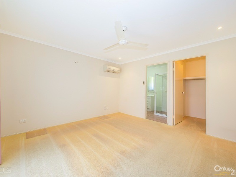 9 Monavale Court, Sandstone Point QLD 4511