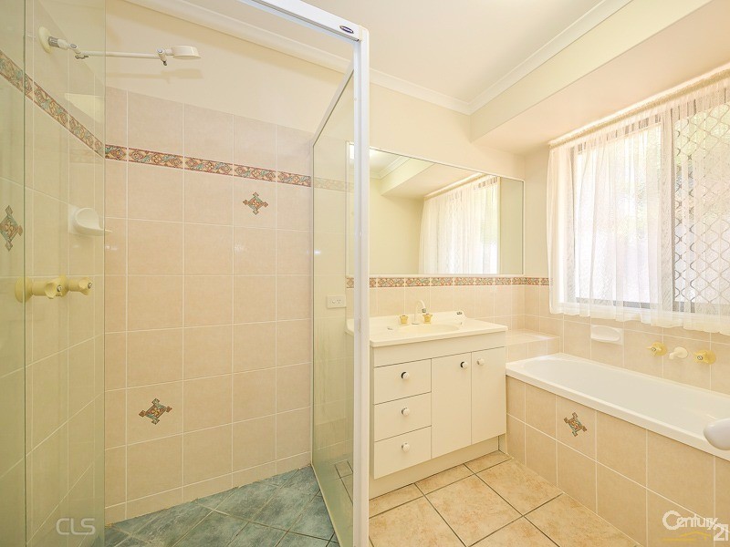 9 Monavale Court, Sandstone Point QLD 4511