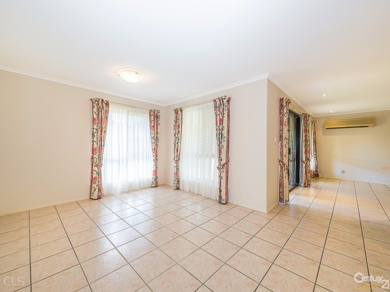 9 Monavale Court, Sandstone Point QLD 4511