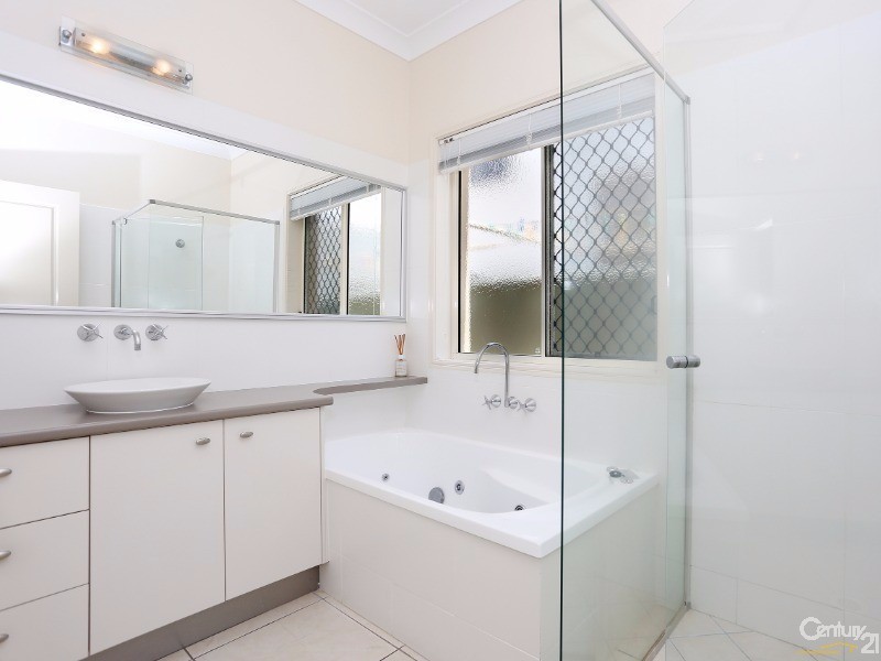 26 Marina Boulevard, Banksia Beach QLD 4507