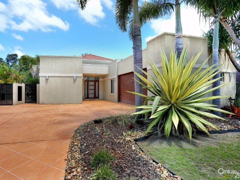 26 Marina Boulevard, Banksia Beach QLD 4507