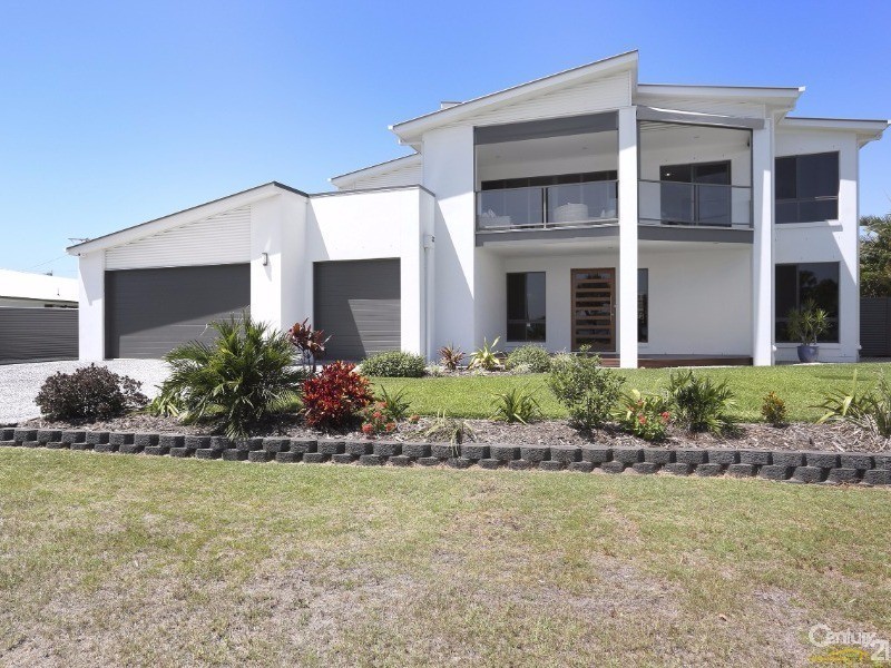 3 Solander Esplanade, Banksia Beach QLD 4507