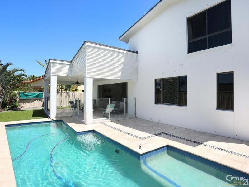 3 Solander Esplanade, Banksia Beach QLD 4507