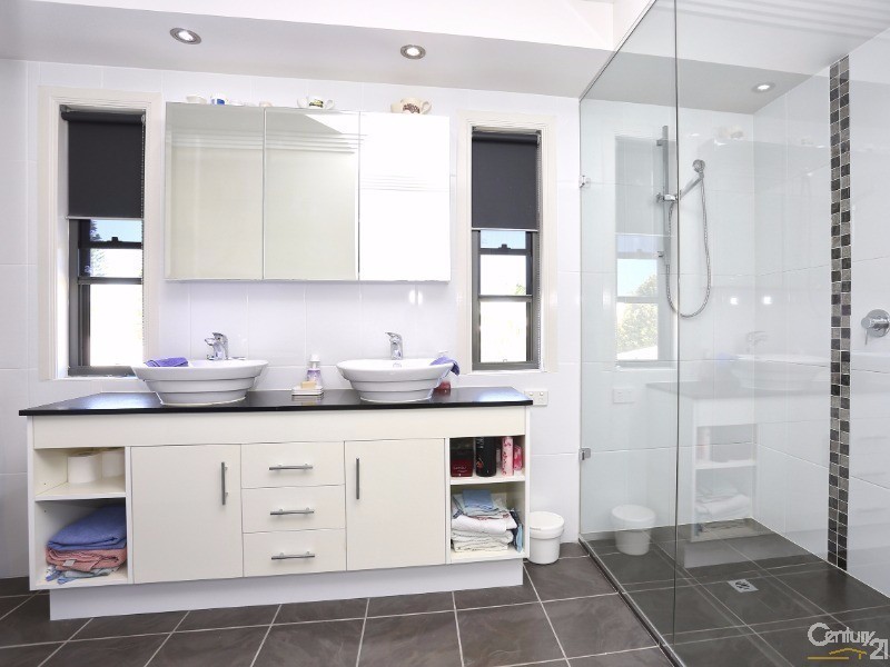 3 Solander Esplanade, Banksia Beach QLD 4507