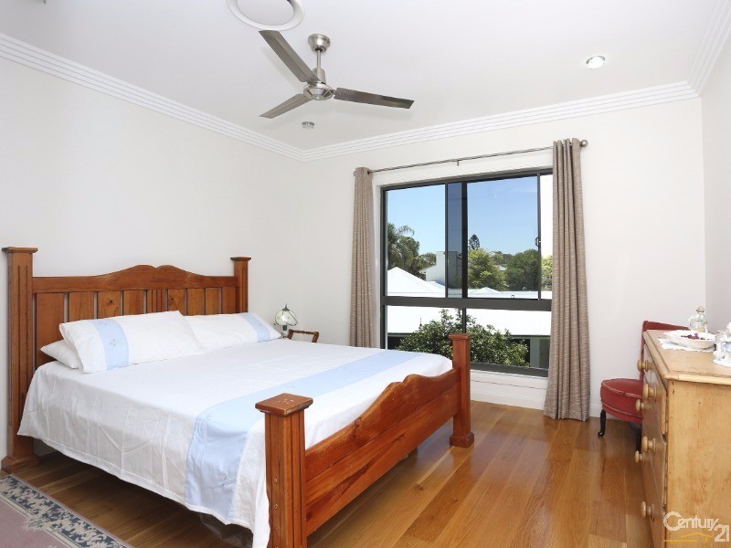 3 Solander Esplanade, Banksia Beach QLD 4507
