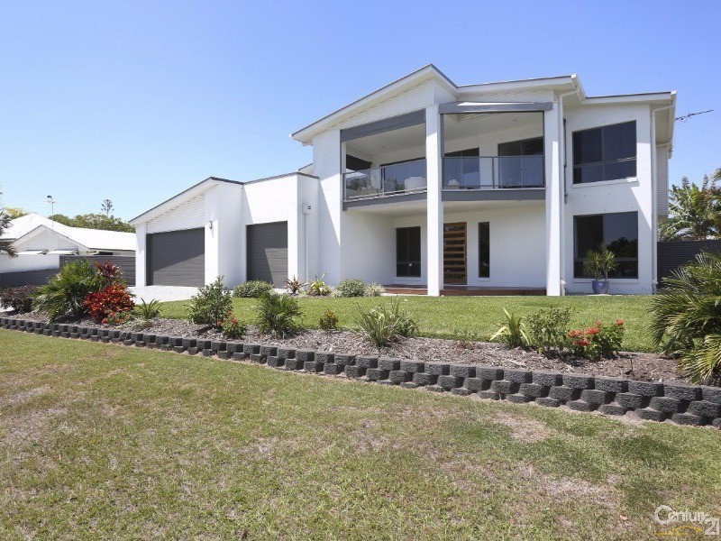 3 Solander Esplanade, Banksia Beach QLD 4507