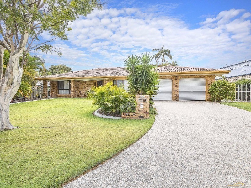 5 Howard Court, Sandstone Point QLD 4511