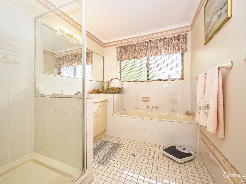 5 Howard Court, Sandstone Point QLD 4511