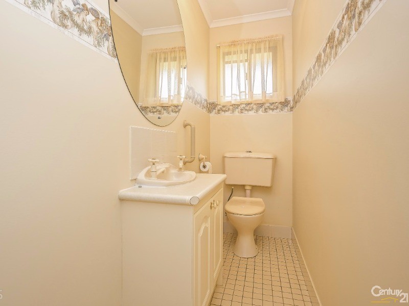 5 Howard Court, Sandstone Point QLD 4511
