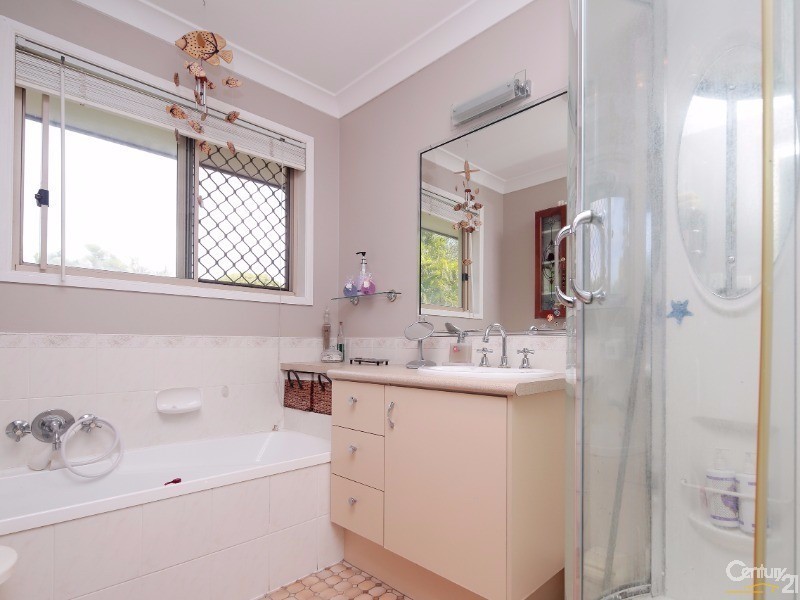 25 Pharlap Court, Ningi QLD 4511