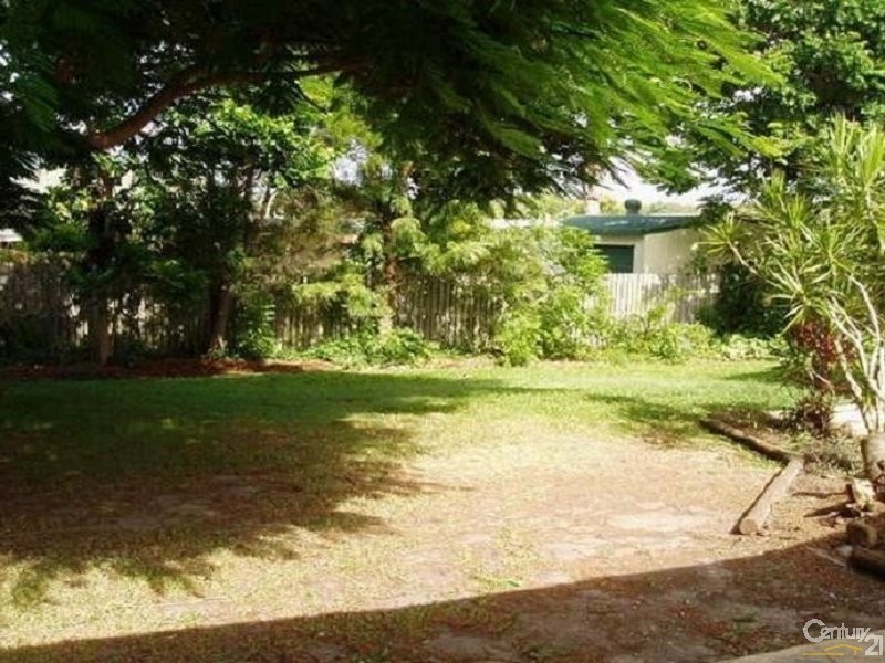 41 Lachlan Crescent, Sandstone Point QLD 4511