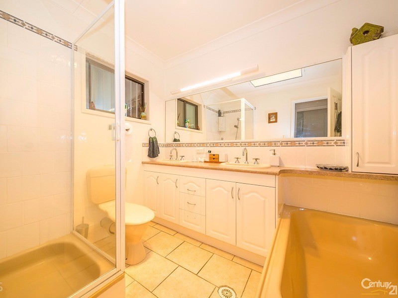 8 Caltowie Ave, Banksia Beach QLD 4507