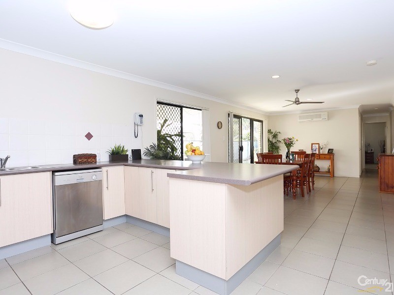 14 Corrimal Place, Sandstone Point QLD 4511