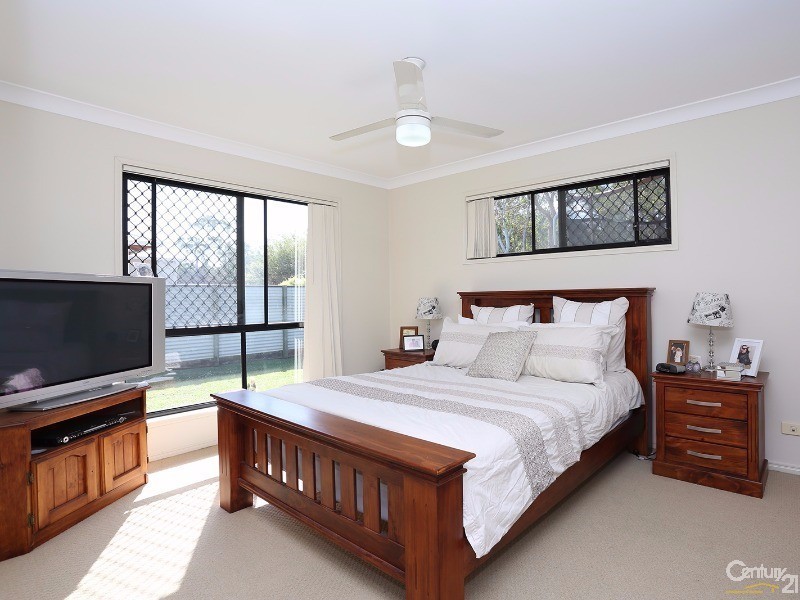 14 Corrimal Place, Sandstone Point QLD 4511