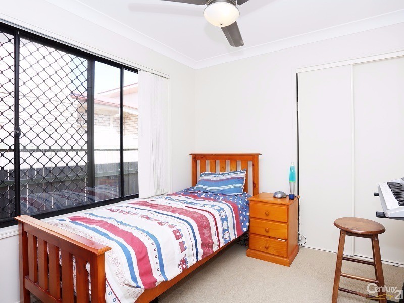 14 Corrimal Place, Sandstone Point QLD 4511