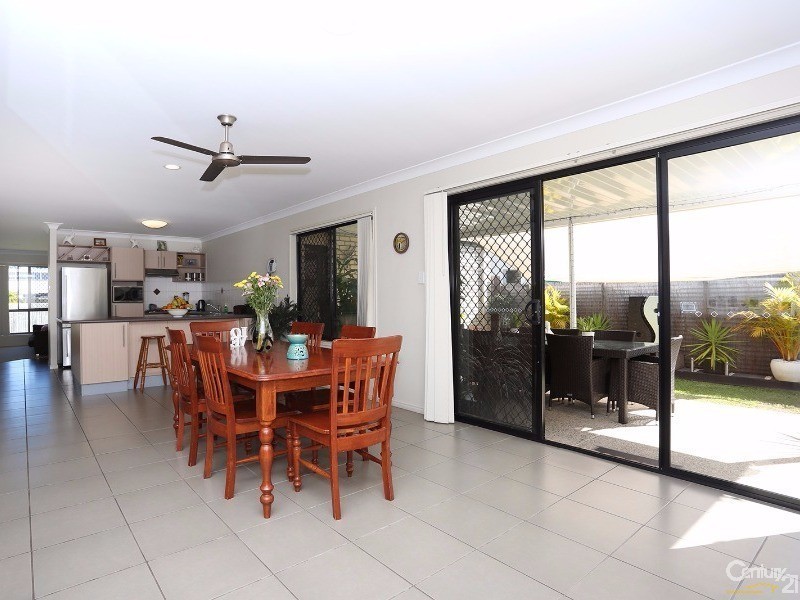 14 Corrimal Place, Sandstone Point QLD 4511