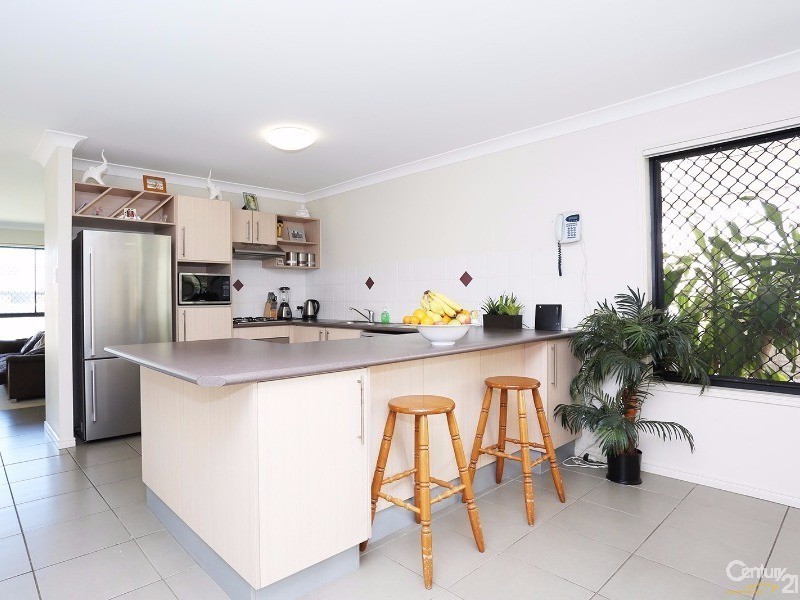 14 Corrimal Place, Sandstone Point QLD 4511