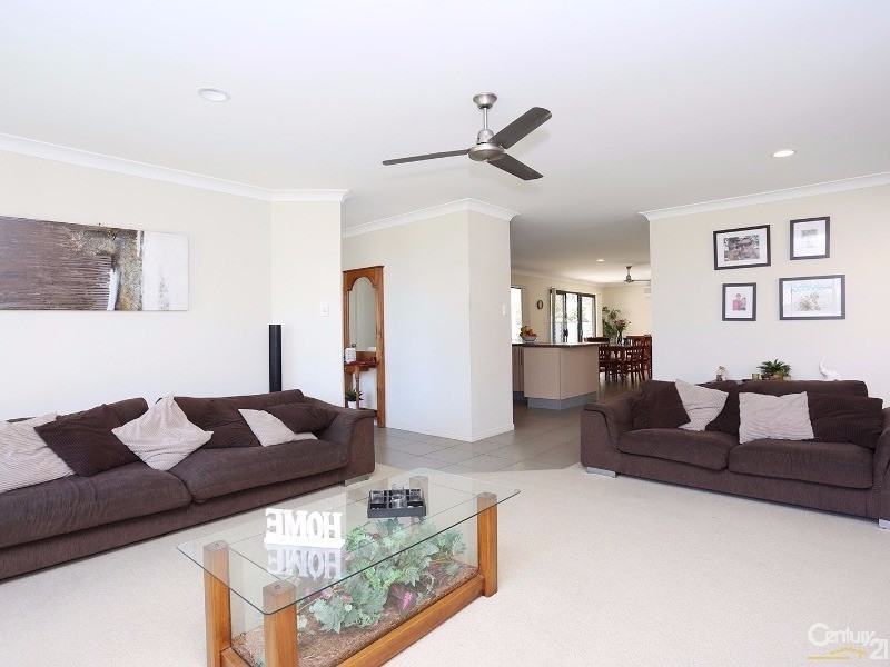 14 Corrimal Place, Sandstone Point QLD 4511