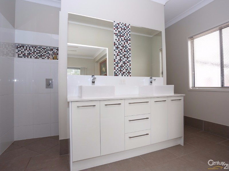 15 Honeymyrtle Street, Banksia Beach QLD 4507