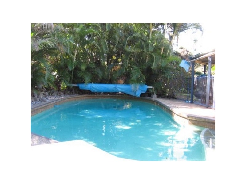 27 Kuringal Drive, Ferny Hills QLD 4055