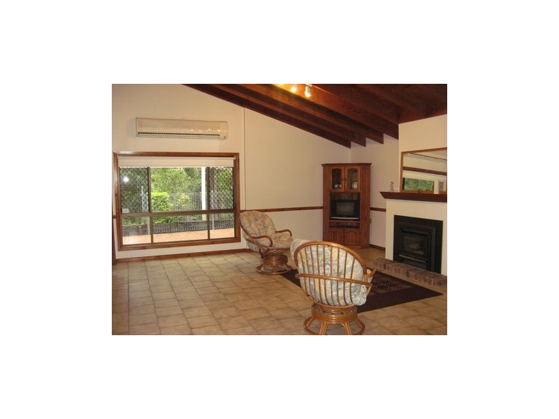 4 Larch Street, Ferny Grove QLD 4055