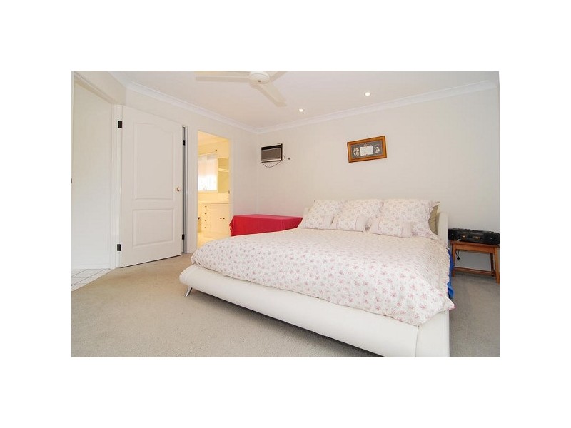 10 Whitewood Place, Arana Hills QLD 4054