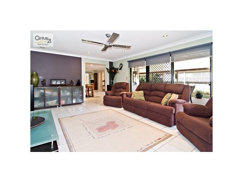 19 Wyellan Place, Upper Kedron QLD 4055