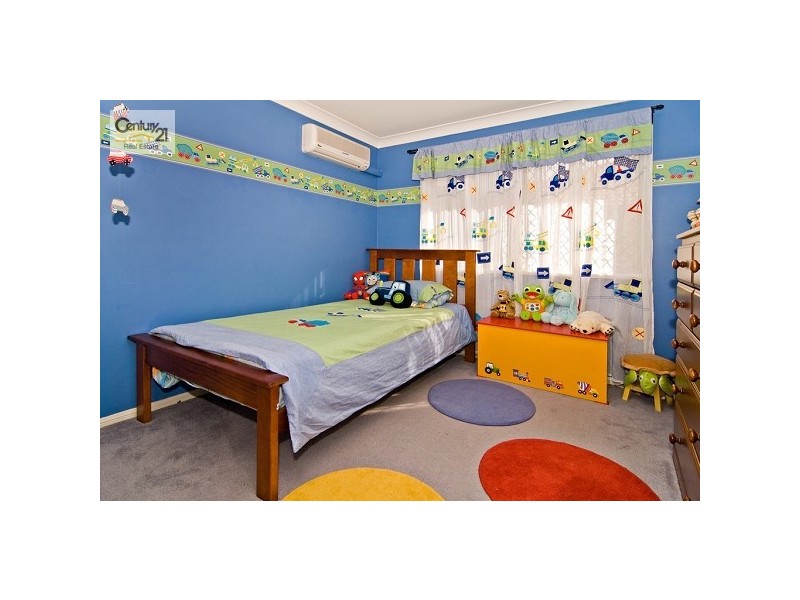 19 Wyellan Place, Upper Kedron QLD 4055