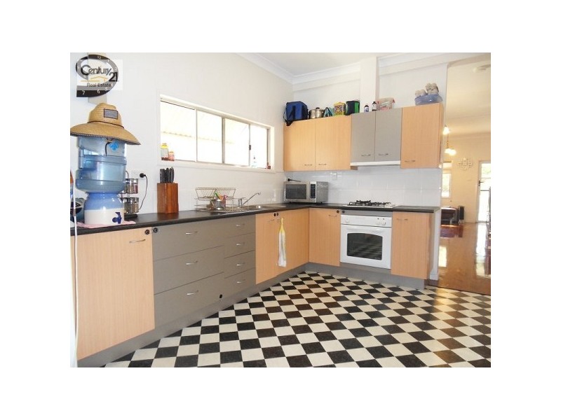 8 Wye Street, Mitchelton QLD 4053