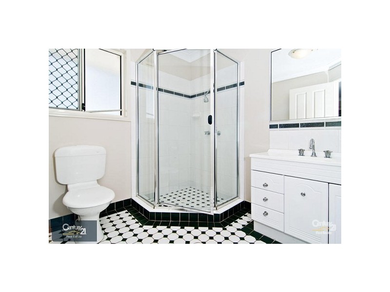 9 Pride Court, Warner QLD 4500