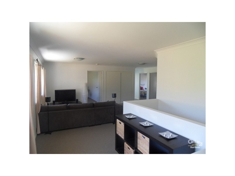 15 Oaklands Place, Upper Kedron QLD 4055