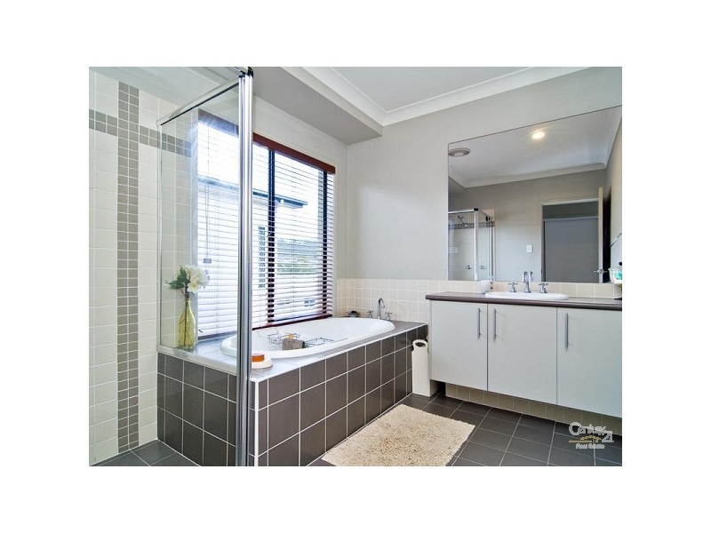 13 Pickering Place, Upper Kedron QLD 4055