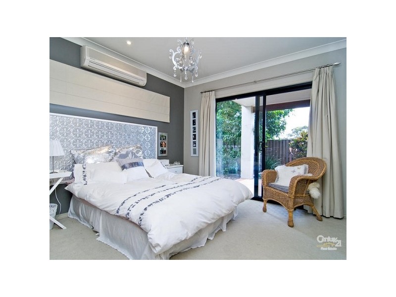 13 Pickering Place, Upper Kedron QLD 4055