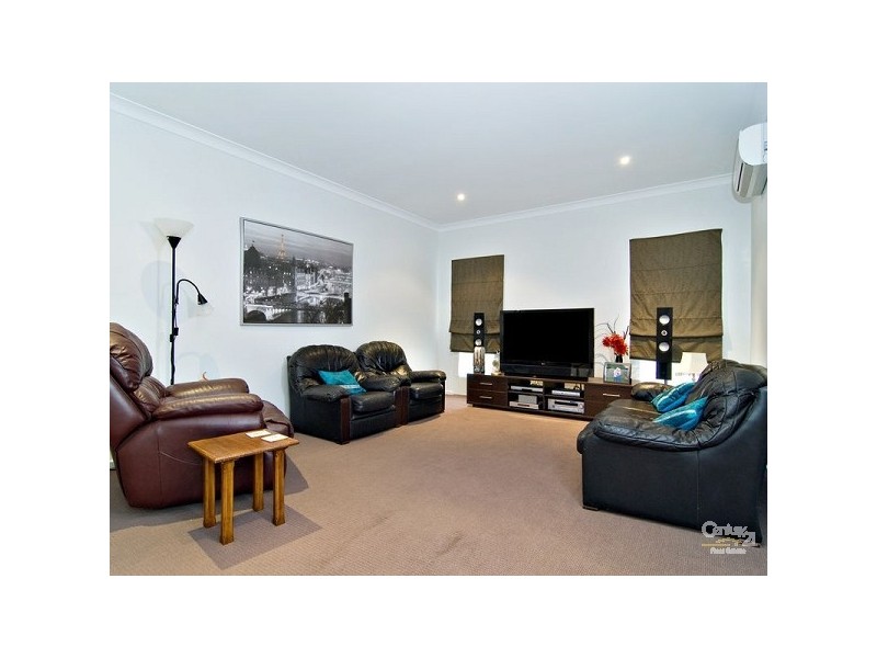 15 Pickering Place, Upper Kedron QLD 4055