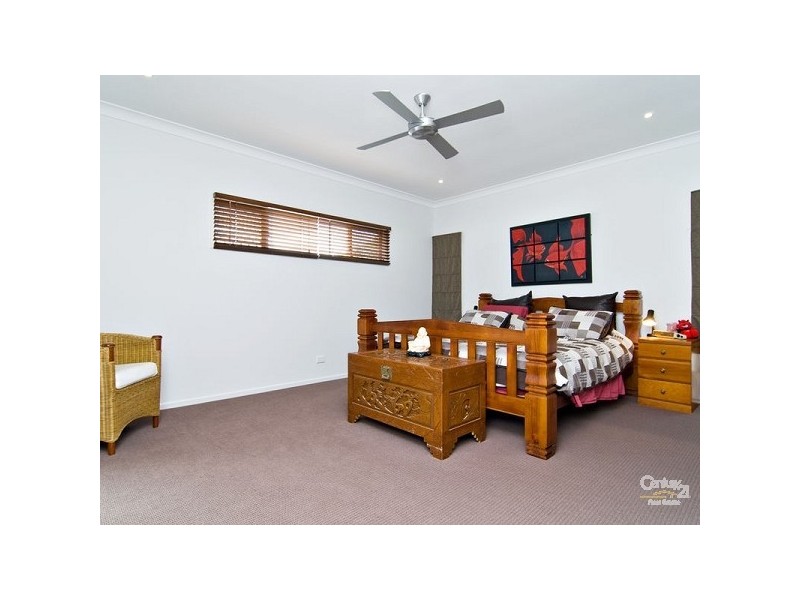 15 Pickering Place, Upper Kedron QLD 4055