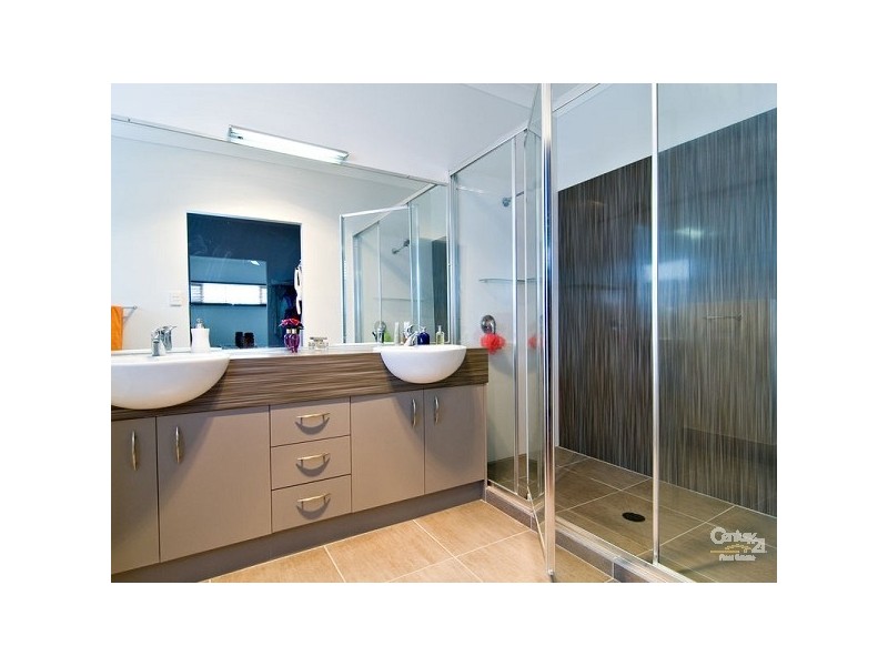 15 Pickering Place, Upper Kedron QLD 4055