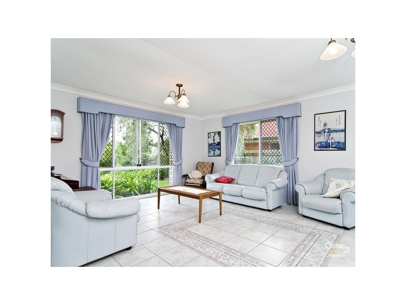 22 Glenelg Place, Ferny Grove QLD 4055