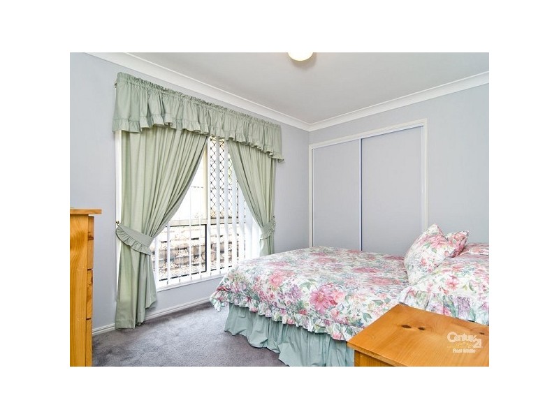 4 Greenfern Place, Ferny Grove QLD 4055