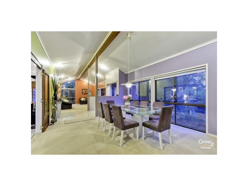 5 Lamorna Court, Ferny Hills QLD 4055