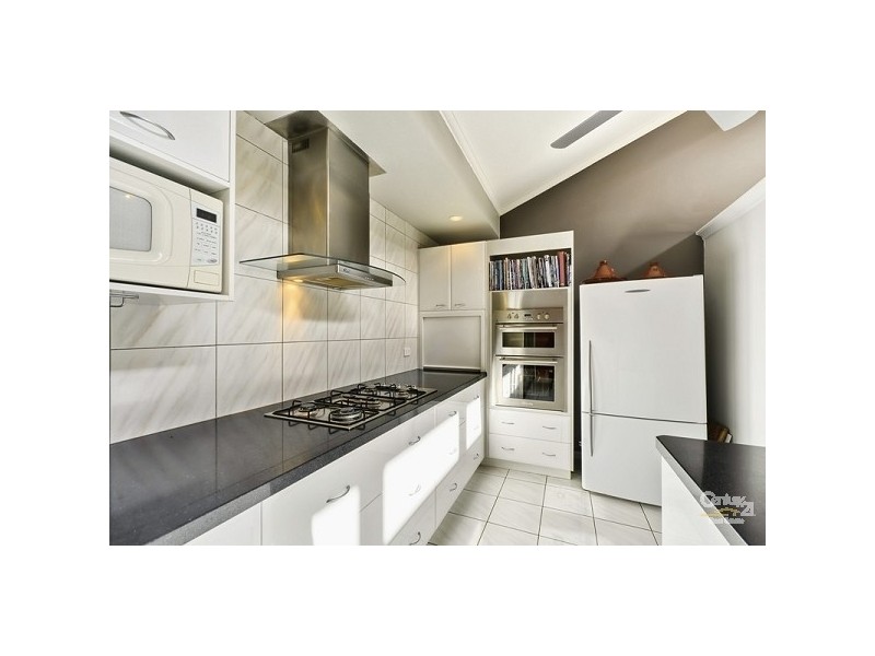 5 Lamorna Court, Ferny Hills QLD 4055