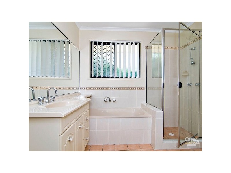 48 McGinn Road, Ferny Grove QLD 4055