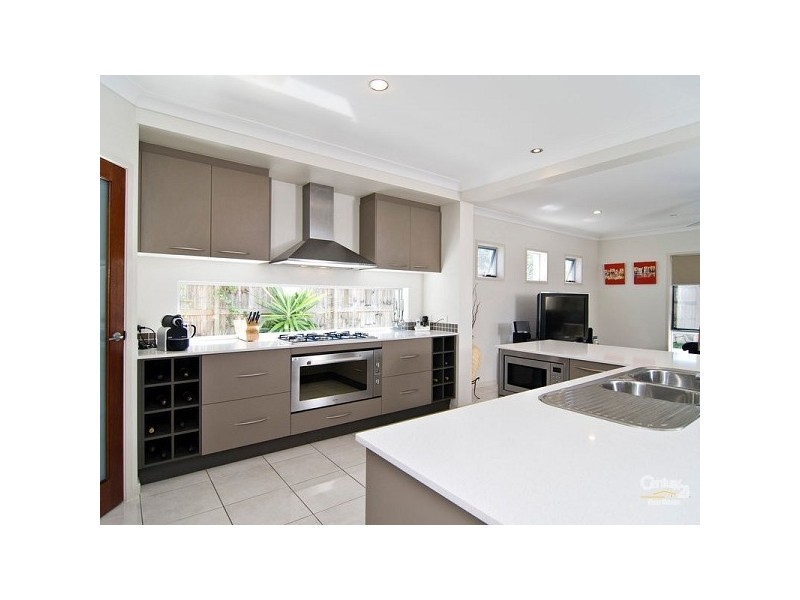 38 Highbury Place, Upper Kedron QLD 4055