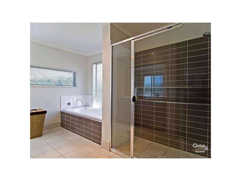 38 Highbury Place, Upper Kedron QLD 4055