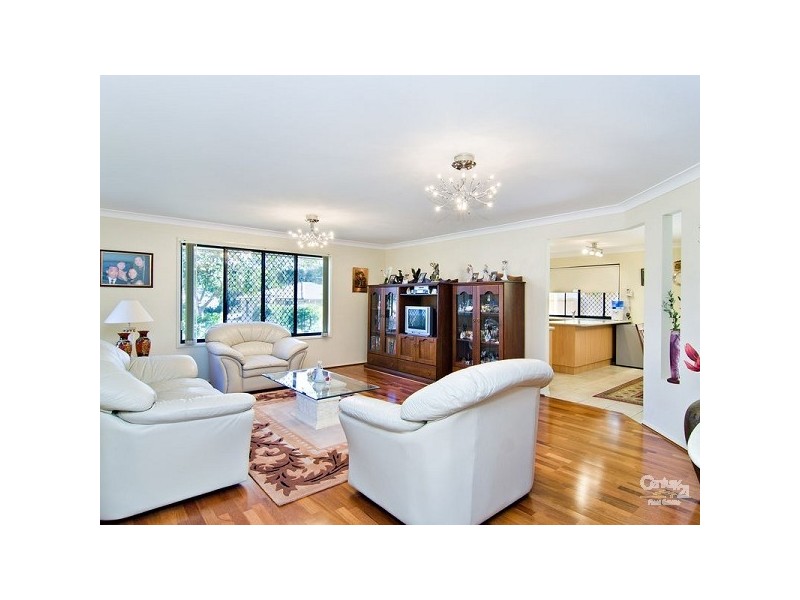 11 Glenkyree Close, Upper Kedron QLD 4055